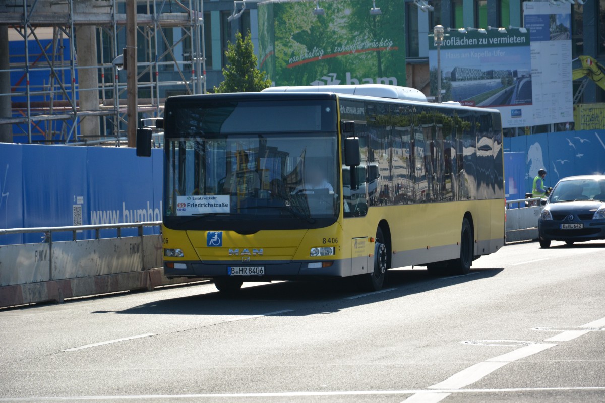 B-HR 8406 fährt am 18.07.2015 für die S-Bahn Berlin Schienenersatzverkehr. Aufgenommen wurde ein MAN Lion's City / Berlin Rahel-Hirsch-Straße.
