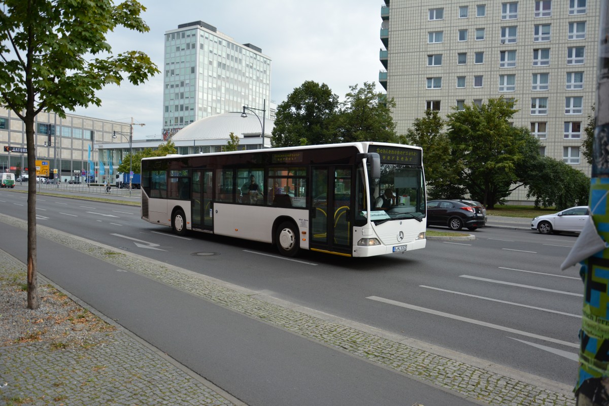 B-ML 5202 (Mercedes Benz O530) auf SEV Fahrt am 21.08.2014. Aufgenommen am Alexa Berlin.