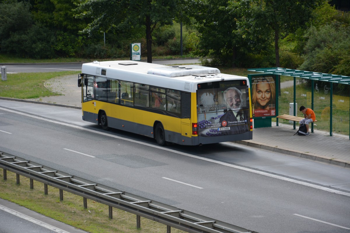 B-V 1400 auf der Linie 118 unterwegs. Aufgenommen am 07.07.2014 Stern Center Nuthestraße Potsdam.