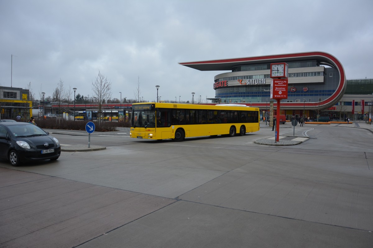 B-V 1552 ist am 17.01.2015 unterwegs auf der Linie 291/191. Aufgenommen am S-Bahnhof Berlin Marzahn.