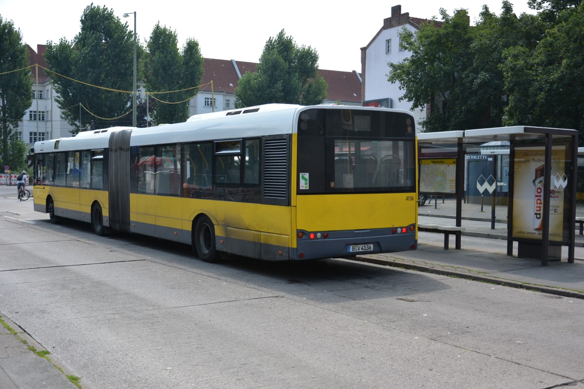 B-V 4136 steht am 08.07.2014 am S-Bahnhof Schöneweide.