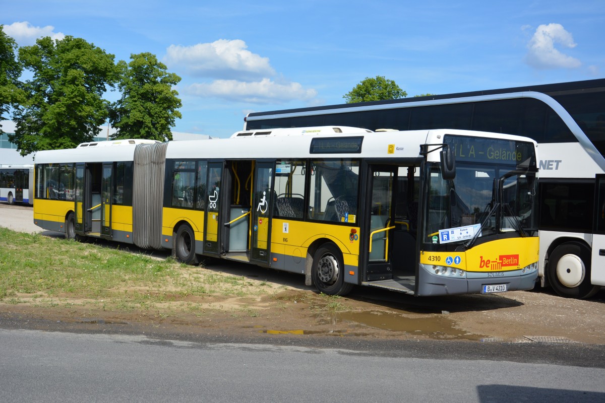 B-V 4310 auf der Linie R für die ILA unterwegs. Aufgenommen am 25.05.2014.