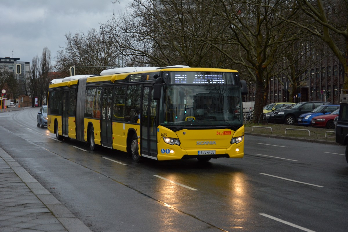 B-V 4455 (Scania Citywide) unterwegs am 10.01.2015 auf der Linie M49 nach Berlin Zoologischer Garten. Aufgenommen an der Masurenallee Berlin.