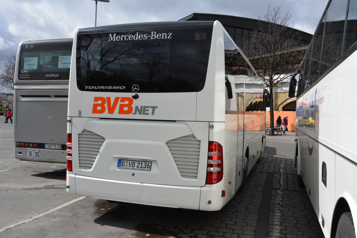 B-VB 2136 steht am 01.04.2015 auf dem Hardenbergplatz in Berlin. Aufgenommen wurde ein Mercedes Benz Tourismo. 