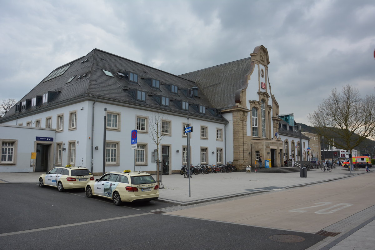 Blick auf den Bahnhof Marburg Hauptbahnhof. Aufgenommen am 19.04.2016.