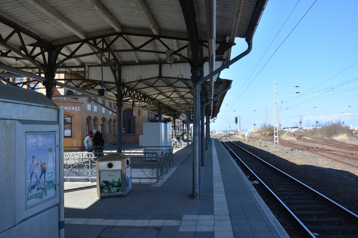 Blick auf den Bahnhof Rostock Warnemünde. Aufgenommen am 03.04.2015.