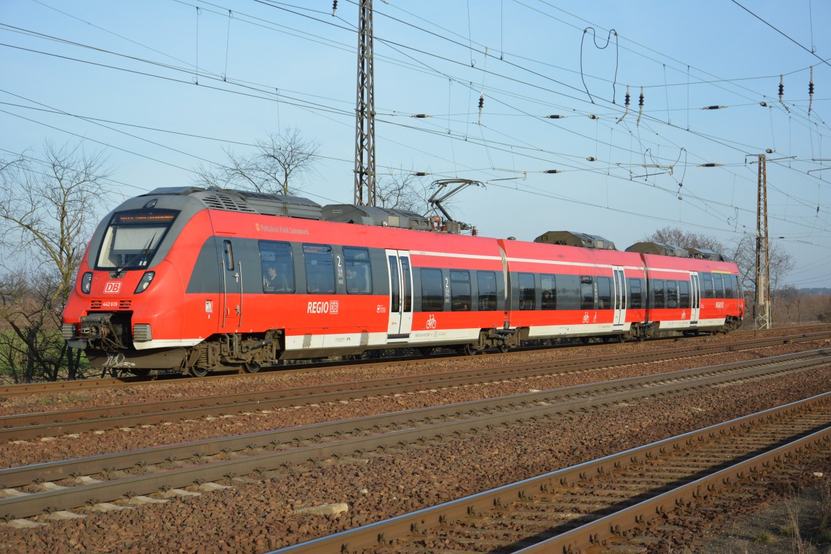 BR 442 (442 619) (948004426193008) unterwegs als RB 28821 nach Berlin Friedrichstraße bei der Einfahrt in den Bahnhof Saarmund. Aufgenommen am 18.02.2015.