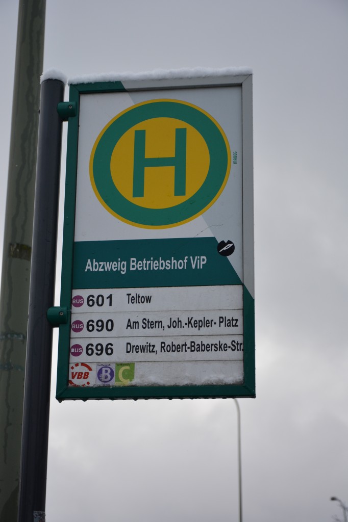 Bushaltestelle , Potsdam Abzweig Betriebshof VIP. Aufgenommen am 26.12.2014.
