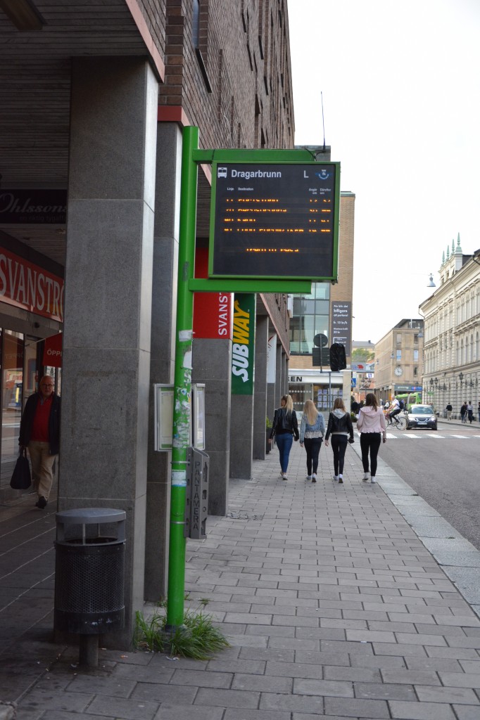 Bushaltestelle im Stadtzentrum Uppsala am 10.09.2014 (Dragarbrunn).