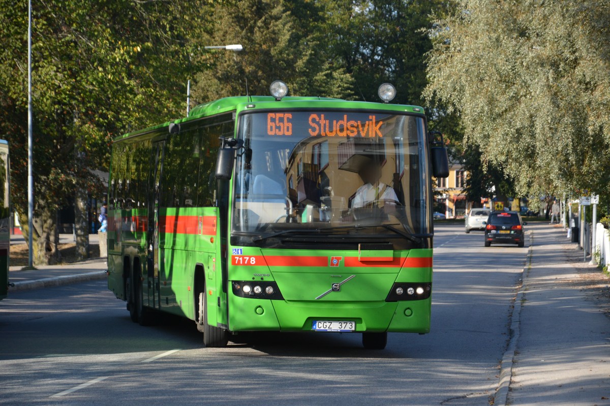 CGZ 373 (Volvo 8700) fhrt am 18.09.2014 auf der Linie 656. Aufgenommen am Busbahnhof Nykping.