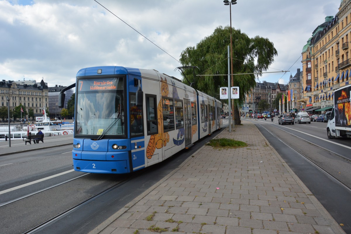Die Niederflurstraenbahn (2) macht Werbung fr das Abba Museum. Aufgenommen am 16.09.2014.