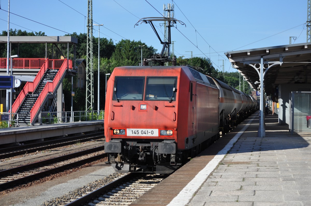 Diese BR 145 (145 041-0) zeiht am 11.08.2013 einen Güterzug in Richtung Berlin Grunewald. Aufgenommen bei der Durchfahrt Berlin Wannsee. 