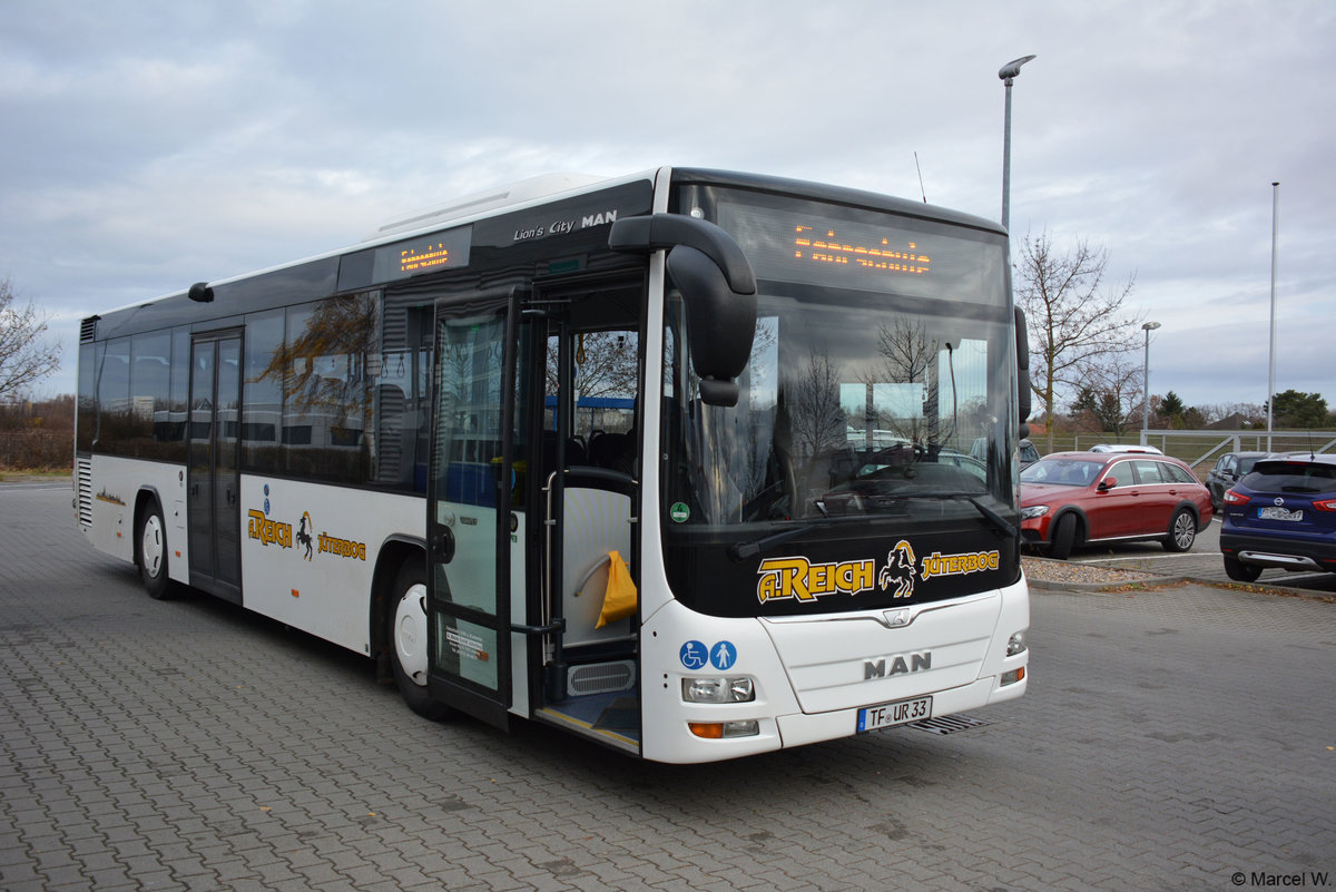 Dieser MAN Fahrschulbus (TF-UR 33) stand am 08.12.2018 auf dem regiobus PM Betriebshof in Stahnsdorf.