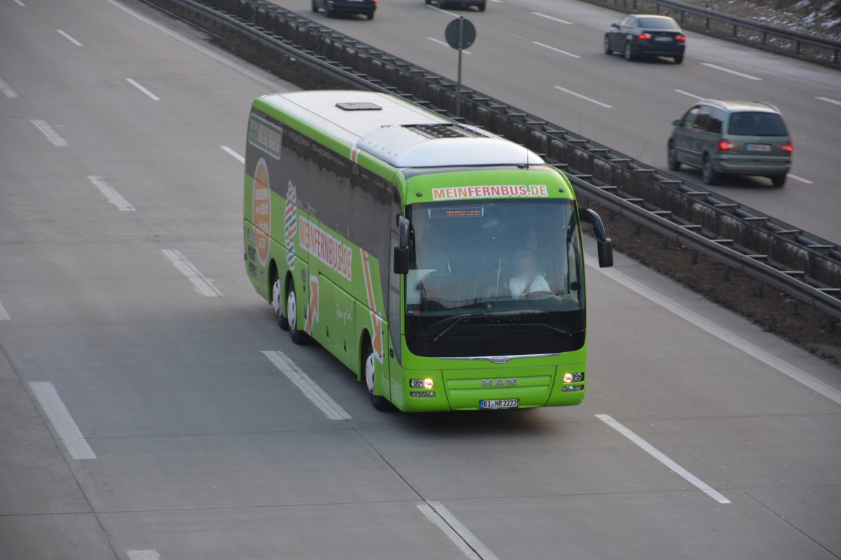 Dieser MeinFernbus mit dem Kennzeichen BI-NR 2222 (MAN Lion's Coach) fährt am 06.02.2015 auf der A 115 Richtung Potsdam. Aufgenommen bei Dreilinden.