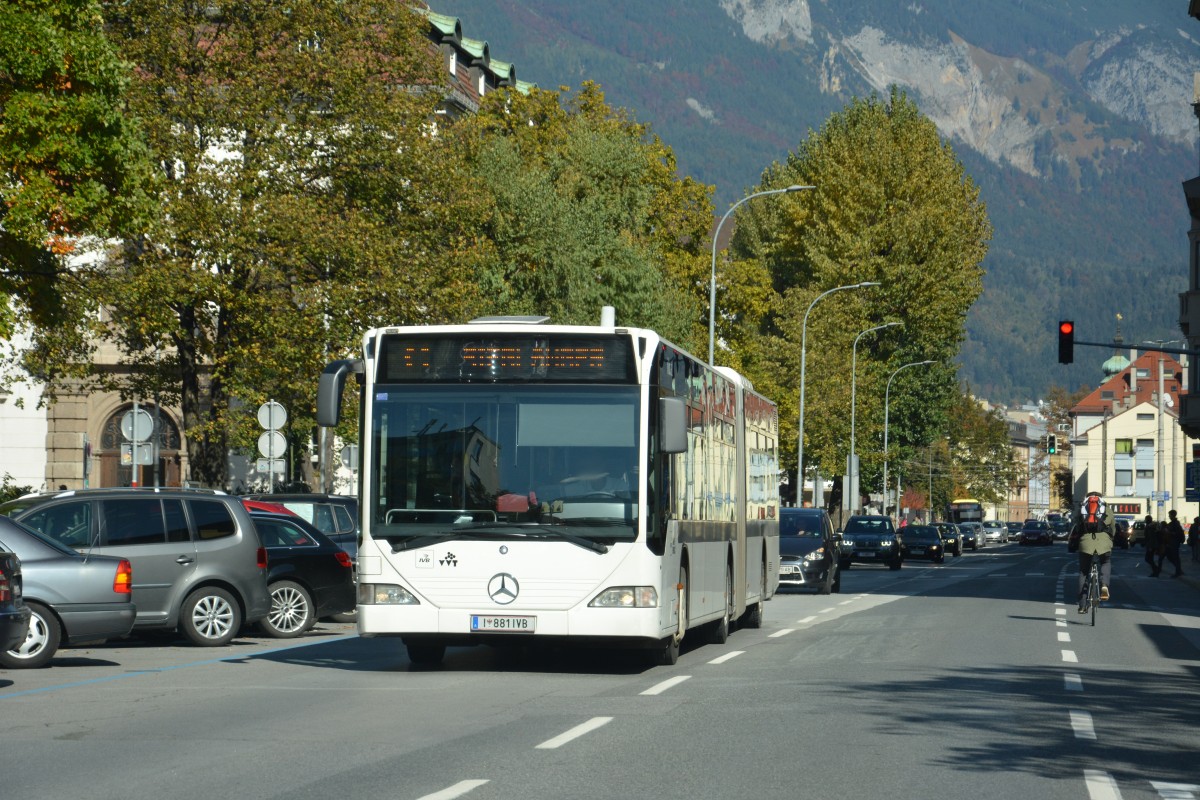 Dieser Mercedes Benz Citaro G (I-881IVB) fährt am 12.10.2015 auf der Linie C. Aufgenommen wurde dieser Bus in der Stadt Innsbruck.  