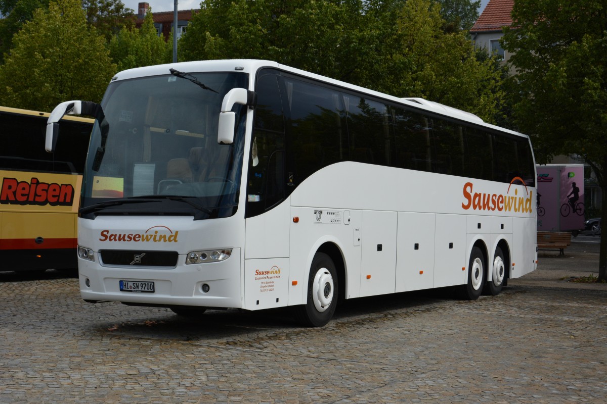 Dieser Volvo 9700 (HI-SW 9700) steht am 16.08.2014 am Bassinplatz in Potsdam.
