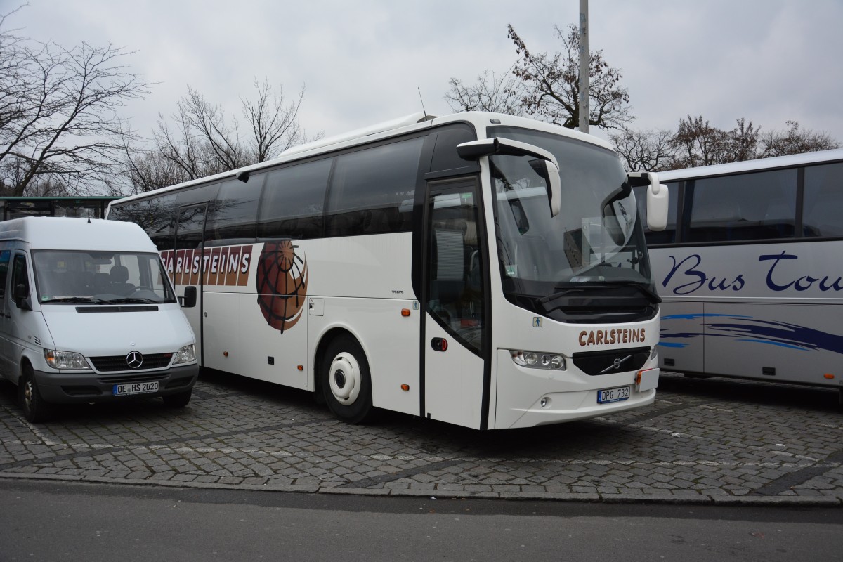 DPG 732 steht am 14.03.2015 in Berlin am Zoologischen Garten. Aufgenommen wurde ein Volvo 9700. 