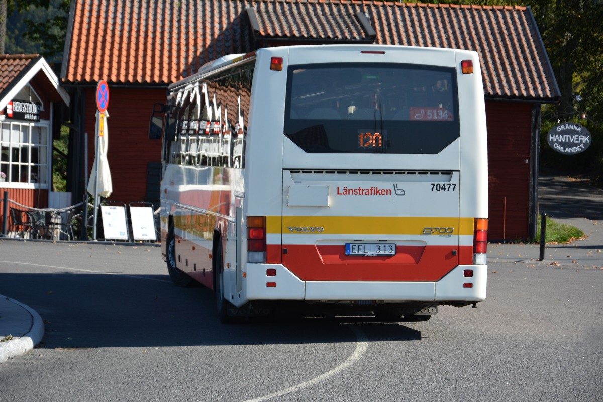 EFL 313 (Volvo 8700) fhrt am 15.09.2014 auf der Linie 120 nach Trans. Aufgenommen am Hafen von Grnna.