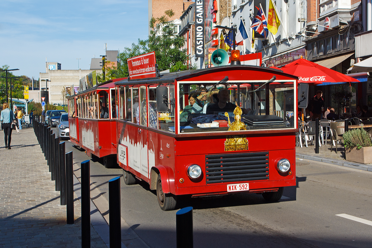 
Ein nicht so kleiner Petit Train am 18.10.2014 in Liège-Guillemins beim Bahnhof.