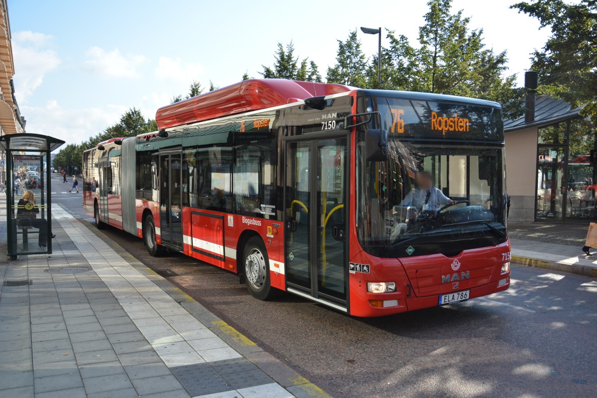 ELA 786 auf der Linie 76 nach Ropsten am 10.09.2014 in der Innenstadt von Stockholm.