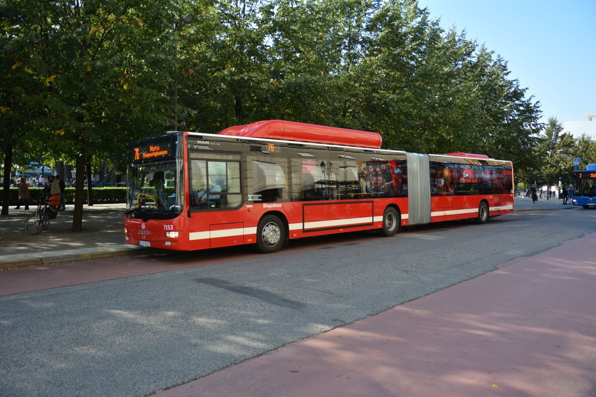 ELA 802 auf der Linie 76 in der Innenstadt von Stockholm am 10.09.2014.