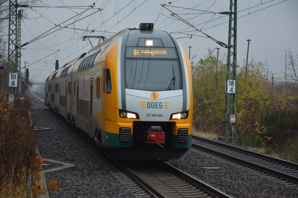 ET 445 (445.100) fhrt am 19.11.2014 auf der RE4 (84017) nach Ludwigsfelde. Hier bei der Einfahrt Grobeeren.