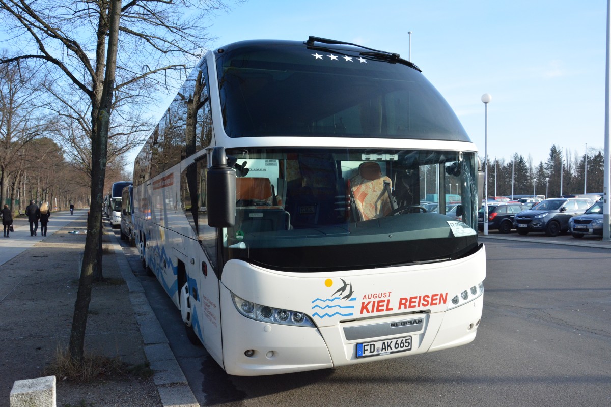 FD-AK 665 (Neoplan Cityliner) steht am 18.01.2015 in Berlin, Olympischer Platz.