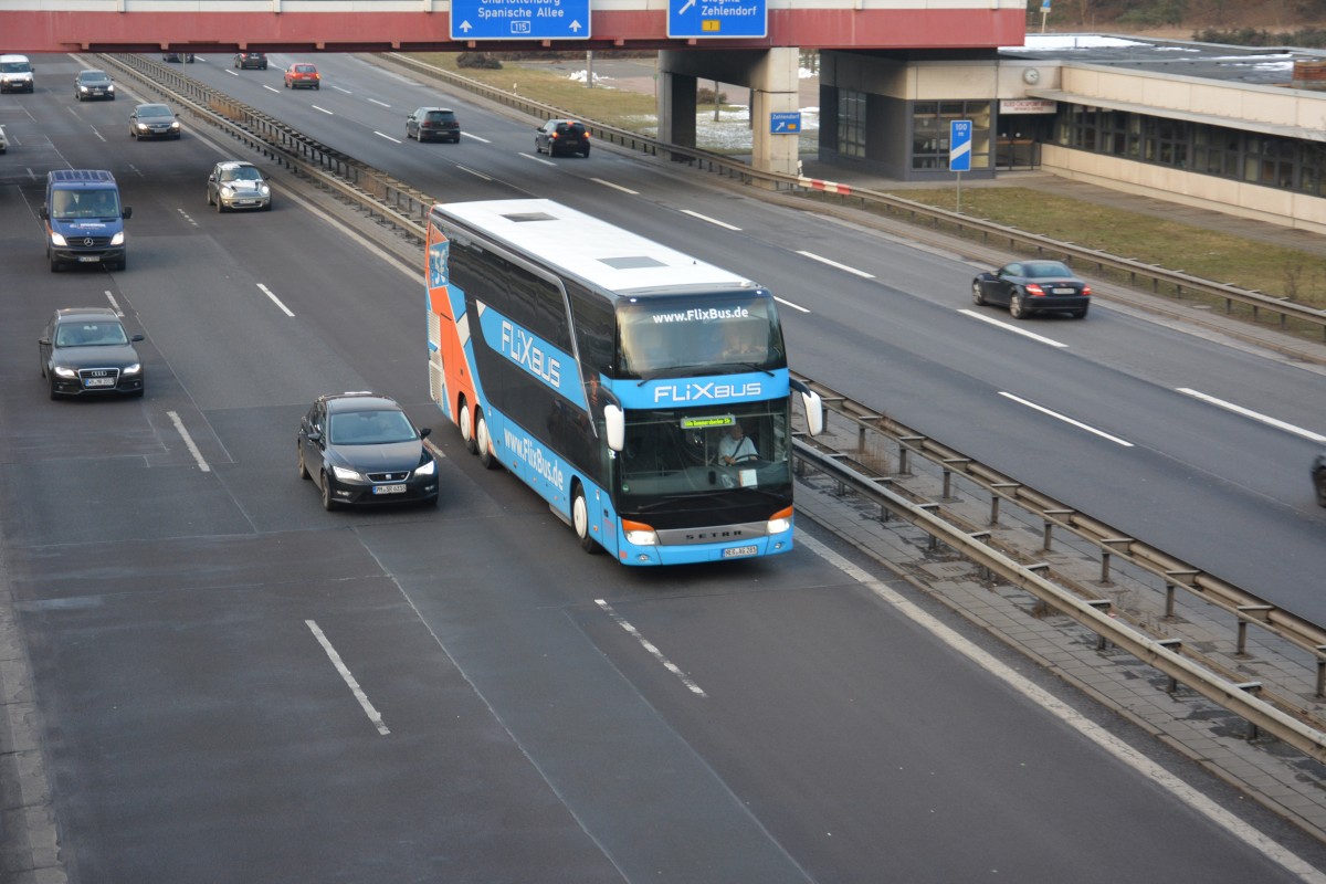 FlixBus mit dem Kennzeichen HER-AG 281 (Setra S 431 DT) fhrt am 06.02.2015 auf der A 115 Richtung Potsdam. Aufgenommen bei Dreilinden.
