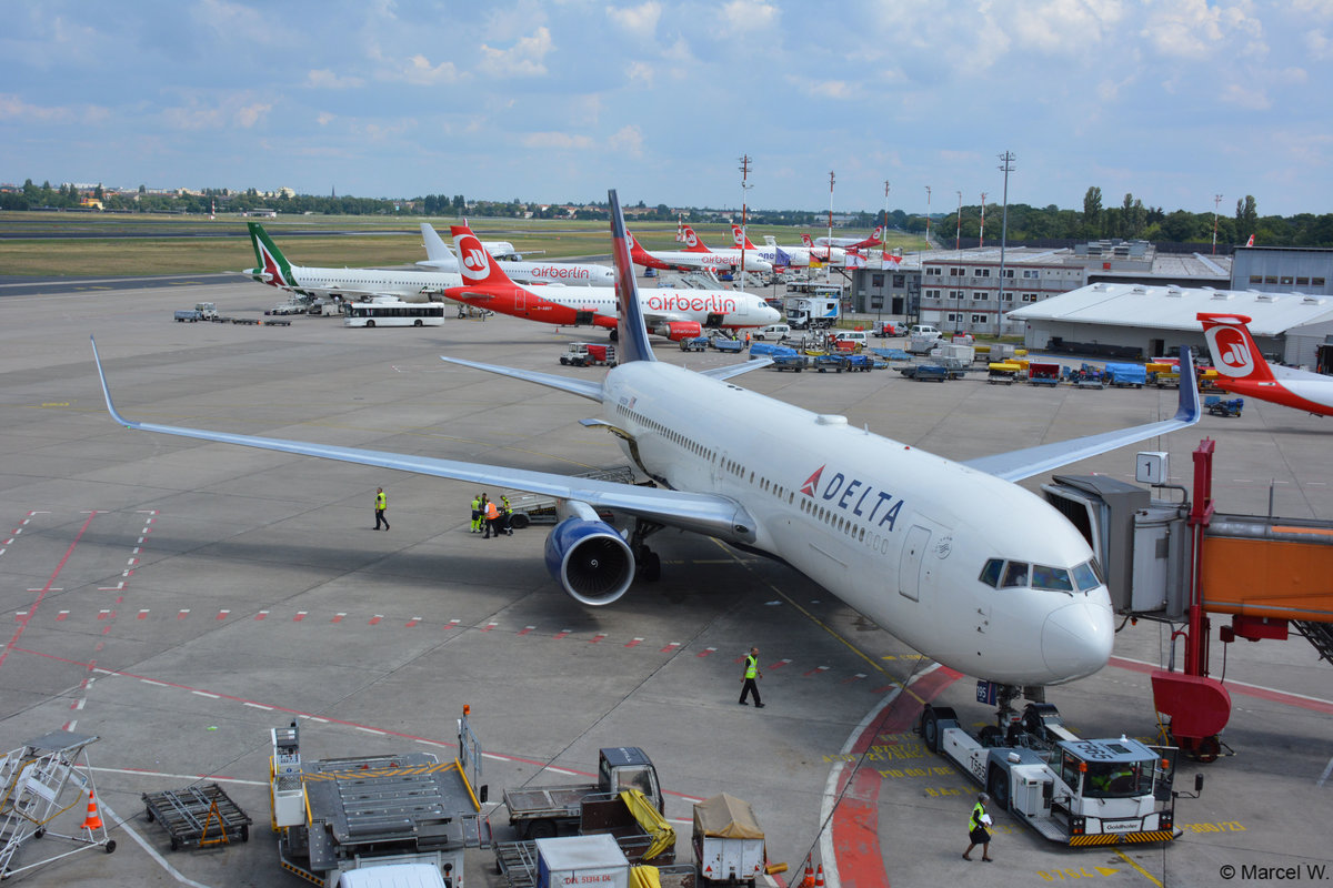 Flugzeug: Boeing 767-332

Airline: Delta Air Lines

Aufnahmeort: Berlin Tegel (TXL)

Aufnahmedatum: 15.07.2017