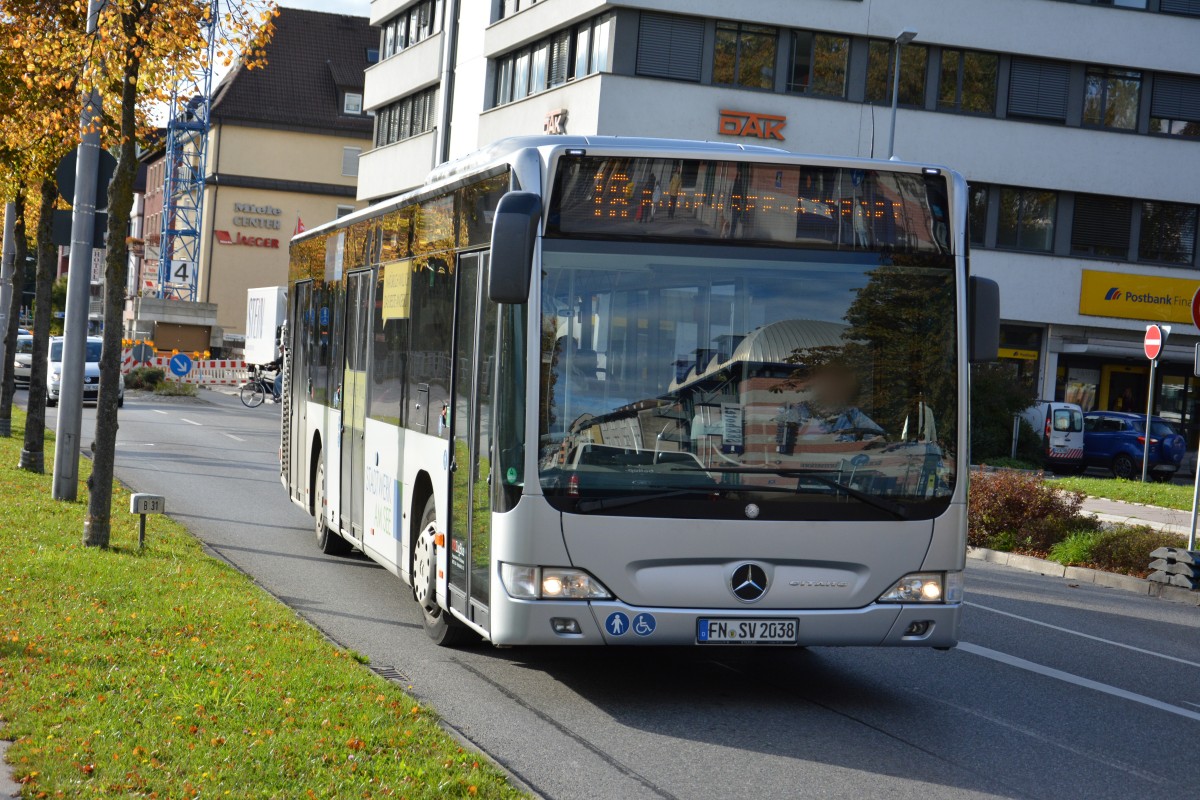 FN-SV 2038 fährt am 07.10.2015 auf der Linie 18 zum Bodensee Airport. Aufgenommen wurde ein Mercedes Benz Citaro Facelift / Friedrichshafen Friedrichstraße.