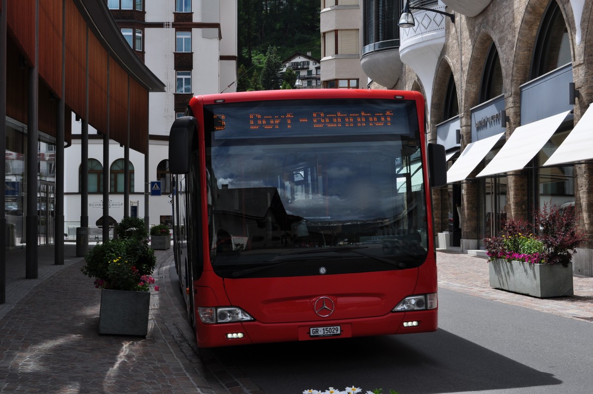 GR-15029 fährt am 29.06.2015 auf der Linie 3 durch Sankt Moritz. Aufgenommen wurde ein Mercedes Benz Citaro Facelift. 