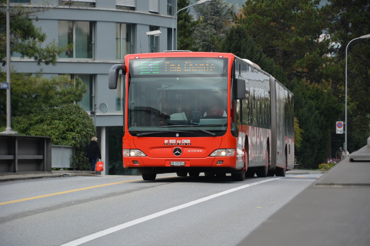 GR-155854 fährt am 16.10.2015 auf der Linie 1 durch Chur. Aufgenommen wurde ein Mercedes Benz Citaro G Facelift.
