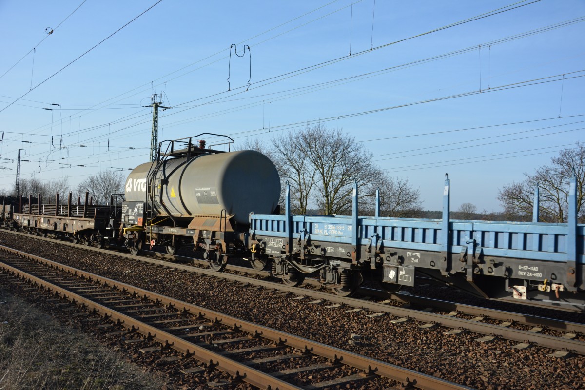 Güterwagen vom Güterzug am 18.02.2015 in Saarmund.