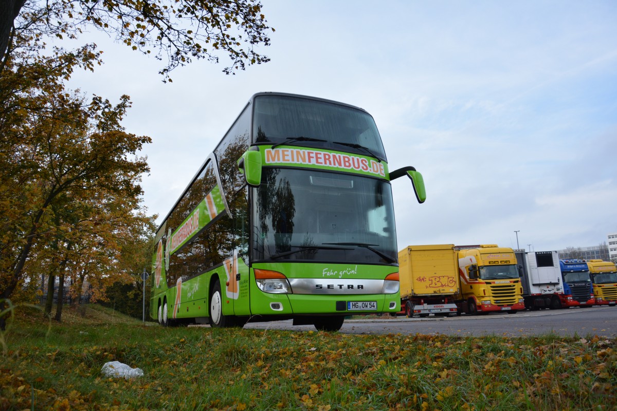 HG-OW 54 steht am 09.11.2014 auf dem Rastplatz der A 115 in Berlin. Aufgenommen wurde ein Setra 431 DT.
