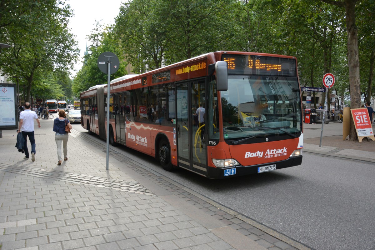 HH-HN 2775 fährt am 11.07.2015 auf der Linie M6. Aufgenommen wurde ein Mercedes Benz Citaro Facelift / Hochbahn / Hamburg Mönckebergstraße.
