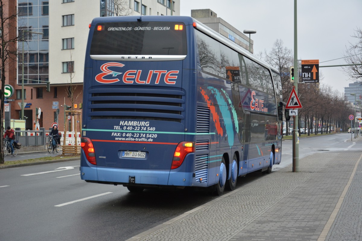 HH-IU 602 (Setra S 431 DT / Elite Hamburg) fährt am 14.03.2015 auf der Stresemannstraße in Berlin. 