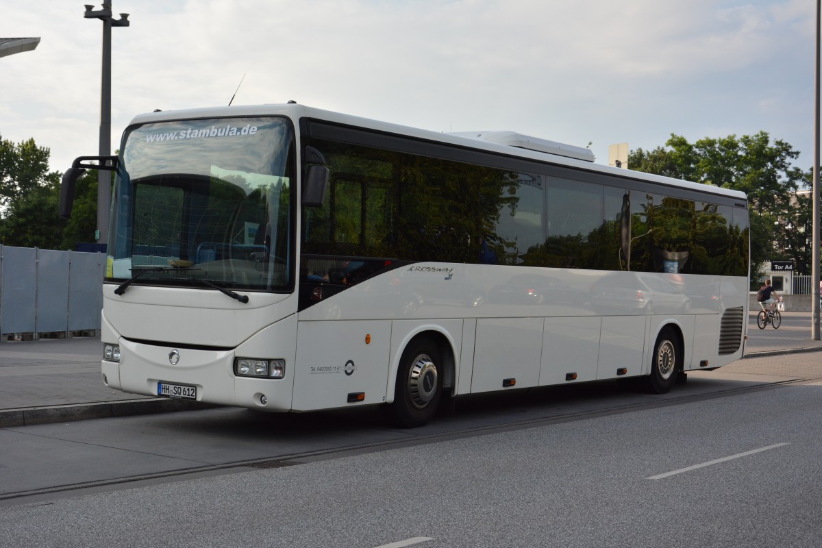 HH-SQ 612 steht am 11.07.2015 an der Messe in Hamburg. Aufgenommen wurde ein Irisbus Crossway.