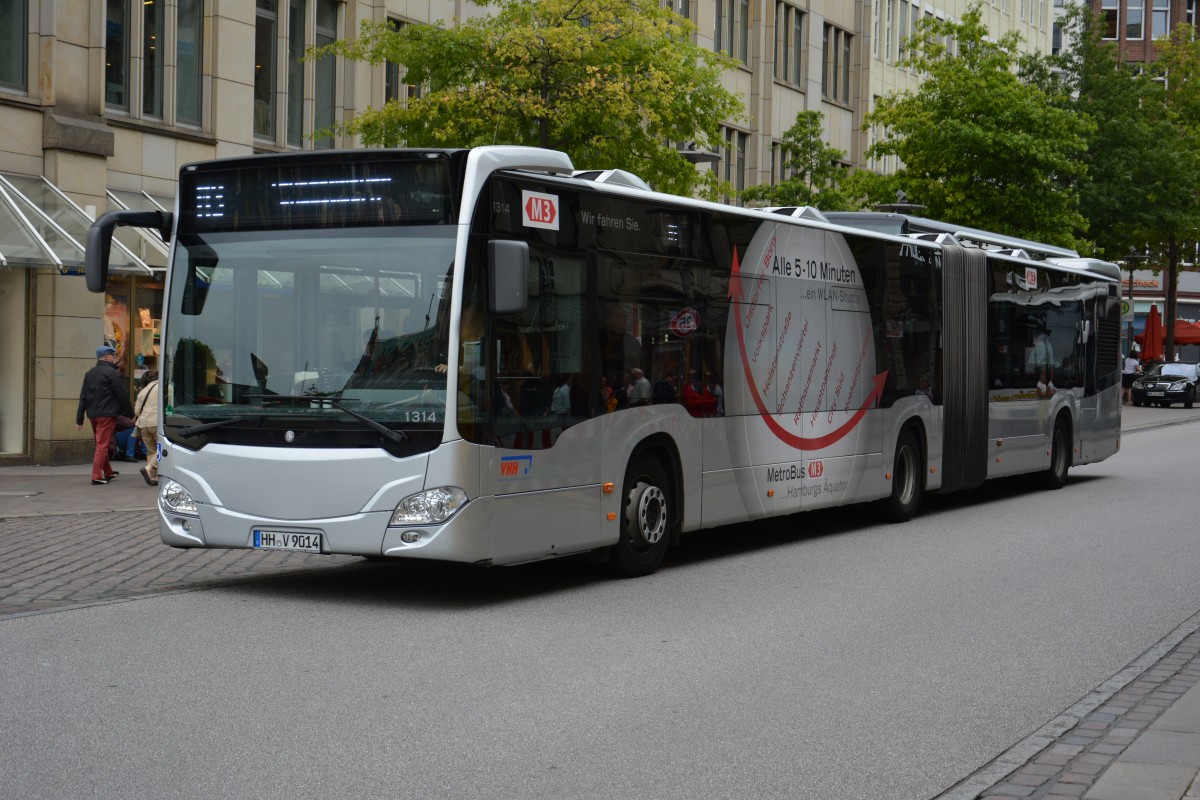 HH-V 9014 (Mercedes Benz Citaro O 530 2. Generation / VHH) fährt am 11.07.2015 auf der Linie M3. Aufgenommen am Rathausmarkt in Hamburg.