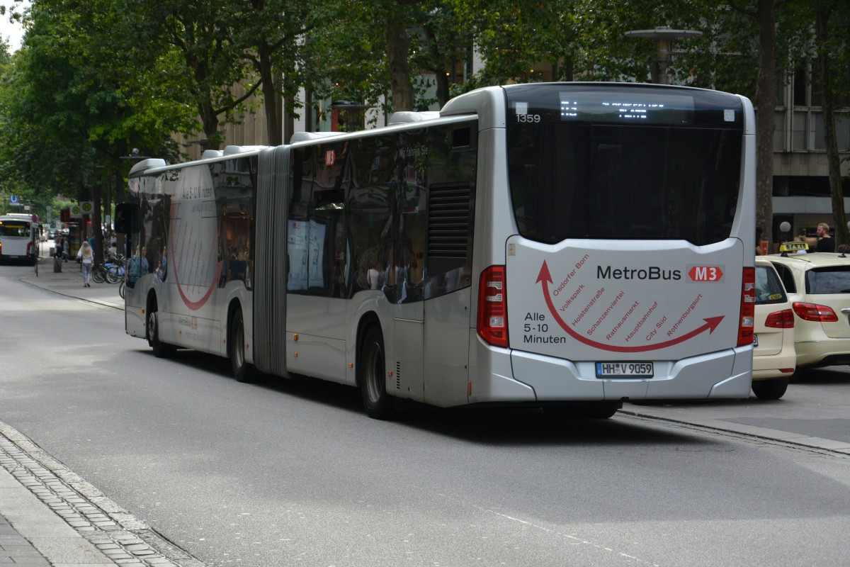HH-V 9059 fährt am 11.07.2015 auf der Linie M3. Aufgenommen wurde ein Mercedes Benz Citaro der 2. Generation / VHH / Hamburg Mönckebergstraße. 