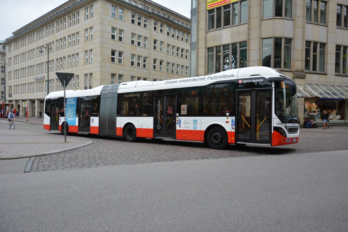 HH-YB 1478 ist am 11.07.2015 auf der Linie 109 in Hamburg unterwegs. Aufgenommen wurde ein Volvo 7900 Hybrid Gelenkbus / Hamburg Mönckebergstraße. 