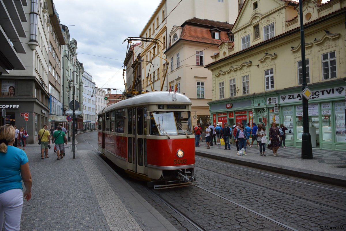 Historischer Straßenbahnwagen Tatra T1. Aufgenommen am 25.08.2018 in Prag. 
