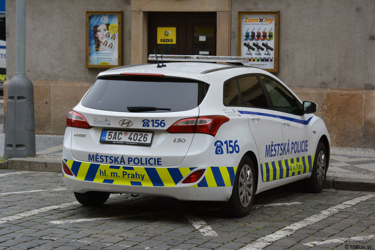 Hyundai I30 Polizeiwagen (5AC-4026) in Prag. Aufgenommen am 25.08.2018.