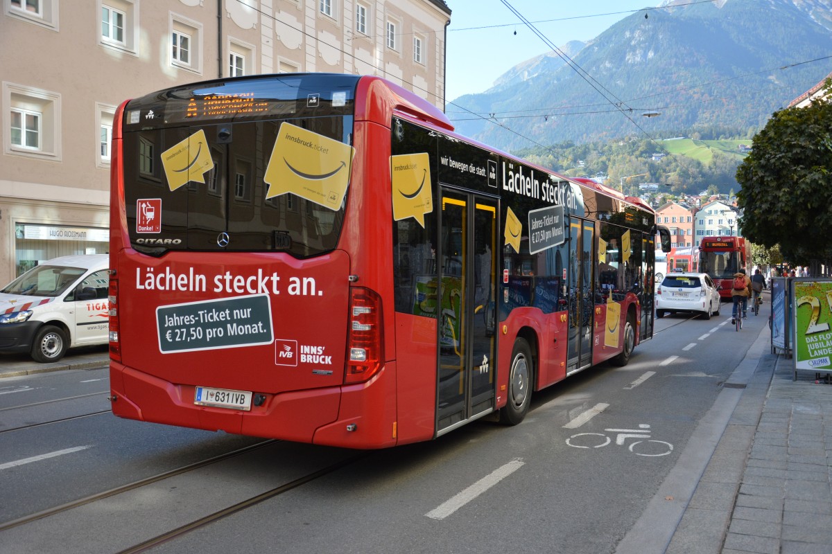 I-631IVB fährt am 12.10.2015 durch Innsbruck. Aufgenommen wurde ein Mercedes Benz Citaro der 2. Generation.

