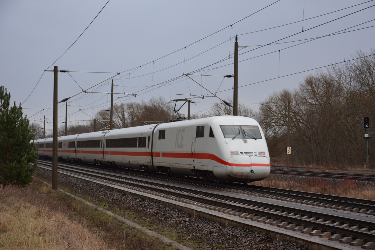 ICE 545 und ICE 555 aus Köln (11.01.2015). Hier zu sehen der Zugteil ICE 545 (ON 21-27) bei der Durchfahrt bei Berlin-Staaken.
