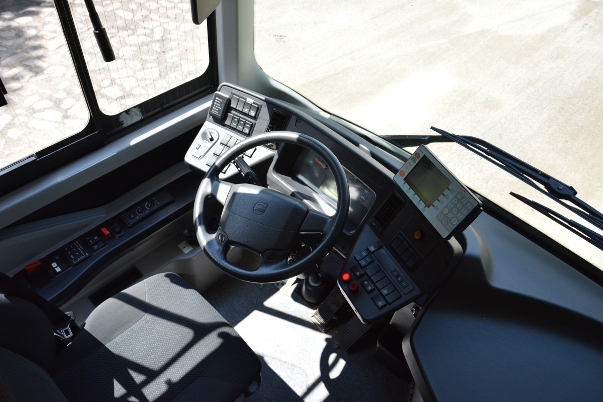 Innenraumaufnahme vom Volvo 7900 Hybrid Bus der VIP. Aufgenommen am 25.07.2015 / P-AV 930.