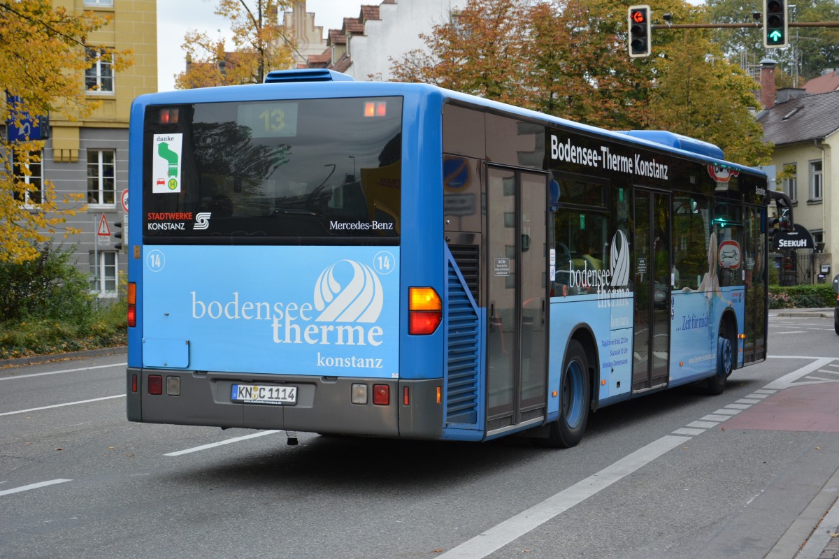 KN-C 1114 fährt am 06.10.2015 als Linie 13 durch Konstanz. Aufgenommen wurde ein Mercedes Benz Citaro.
