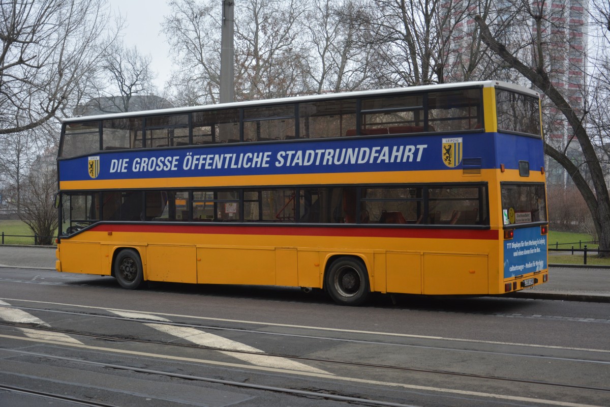 L-OB 1991 fährt am 18.02.2015 durch Leipzig als Stadtrundfahrt. Aufgenommen wurde ein MAN SD 202 in der nähe vom Hauptbahnhof in Leipzig.