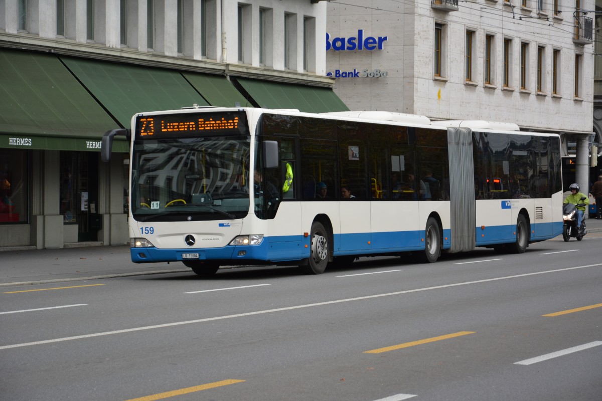 LU-15004 (Mercedes Benz Citaro Facelift) fährt am 08.10.2015 auf der Linie 73. Aufgenommen in Luzern, Schweizerhofquai.
