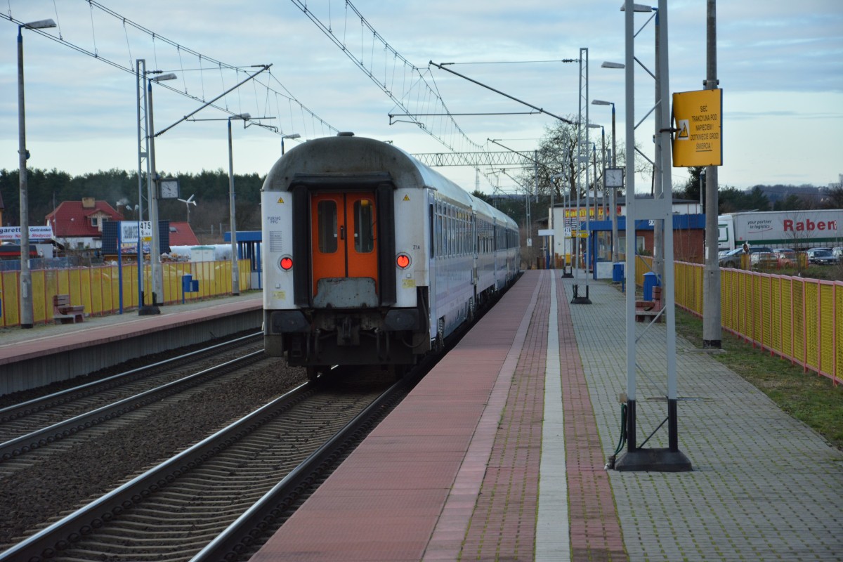 Nachschuss des EuroCity 466 mit Fahrziel Berlin, bei der Durchfahrt Slubice am 13.01.2015.
