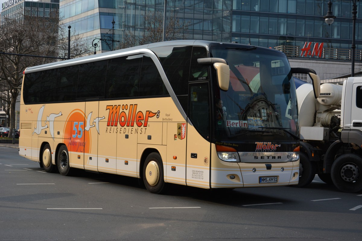 NMS-KM 51 (Setra S 415 HDH / Top Class) unterwegs am 13.03.2015 auf dem Kurfrstendamm in Berlin.